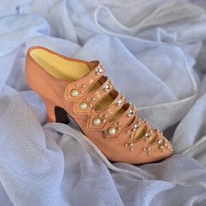 Collectible miniature porcelain shoe